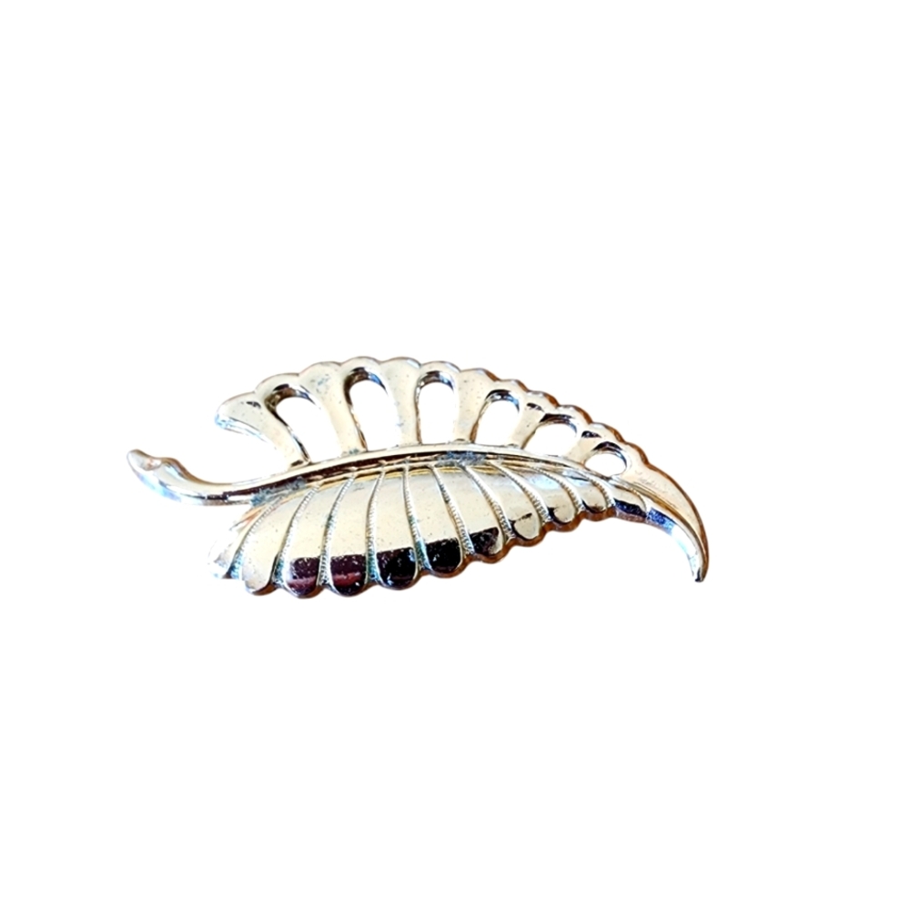 Sterling silver leaf pin signed Jewelart brooch